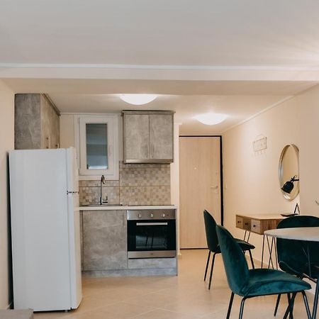 Best House, Central Luxury Apartment, Agiou Nikolaou, Patra Bagian luar foto